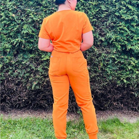 Tangelo Scrub Set - Picture 2 of 2